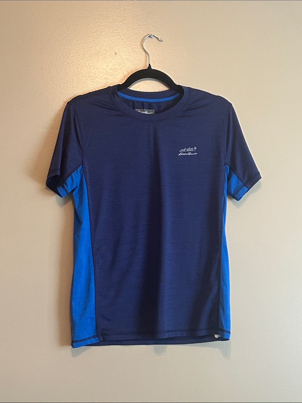Eddie Bauer Dark Blue Navy Tee with Light Blue Trim - Large (14)